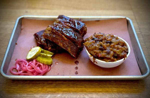 Pork ribs and baked beans