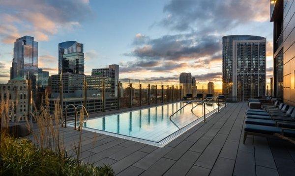 Rooftop Pool w/ Amazing Views