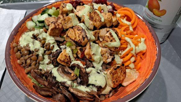 Broccoli rice bowl w lentils, carrots, beets, cucumbers, mushrooms w tofu!