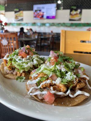 Tostadas de Tinga