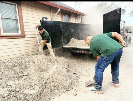 Aguilar Brothers Junk Removal