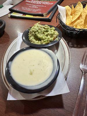 Small guacamole and queso