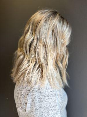 Blonde demention with her natural root