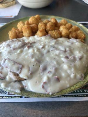 Chipped beef with tots