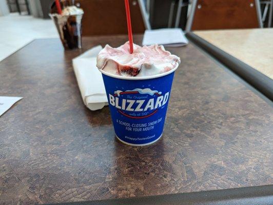 Small cherry chip Blizzard