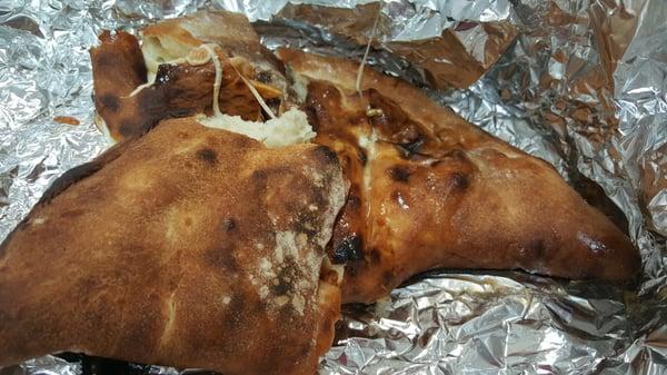 they burn my bbq chicken calzone...they sucks...