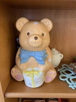 Cutest bear cookie jar, kicking myself for not buying it