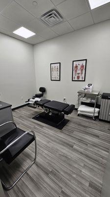 ProClinix Sports Physical Therapy & Chiropractic in Yorktown - Chiropractic Room with Flexion-Distraction Table.