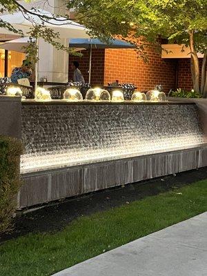 Water fountain, view from outside on the sidewalk