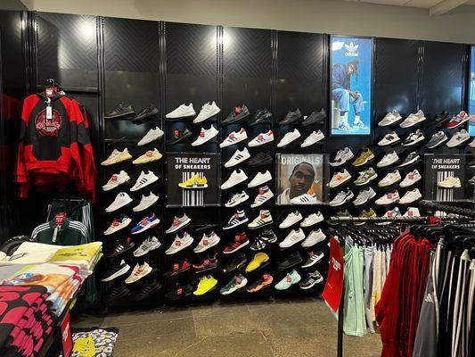 Inside Foot Locker! Variety of sneakers, athletic attire and much more.!