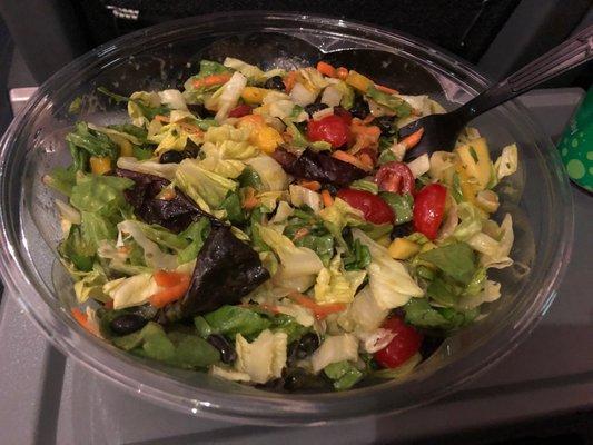 64 oz. Large 4 Topping Salad with mango, black beans, carrots, and tomato