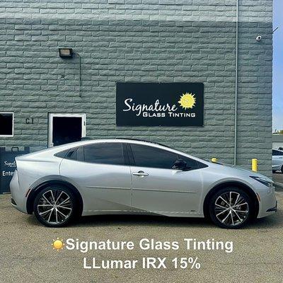 Signature Glass Tinting 
LLumar IRX 15%