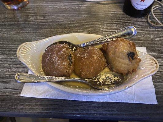 Fried Oreos... yum!!