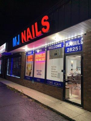 This is where place where Ricky the owner or manager or whatever told me not to come back because I didn't like his sloppy job on my nails.