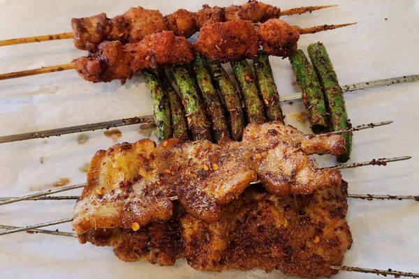 2x Roasted Chicken Skewers, Roasted String Bean, 2x Roasted Pork Belly Skewers