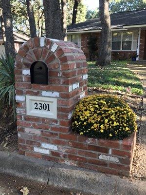 Arch top design with a side planter, cast stone address block with solid steel insert