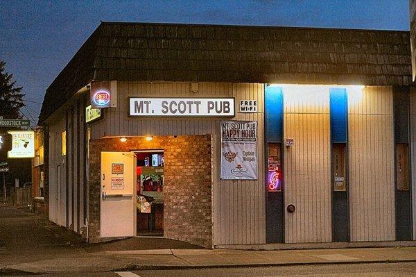 Mt Scott Pub