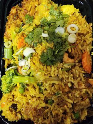 Pineapple fried rice with veggies.