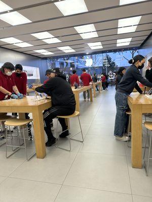 Inside the Apple Store