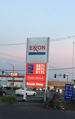 $2.97 per gallon-pay cash:  Lowest gas price I've seen throughout NorCal!!