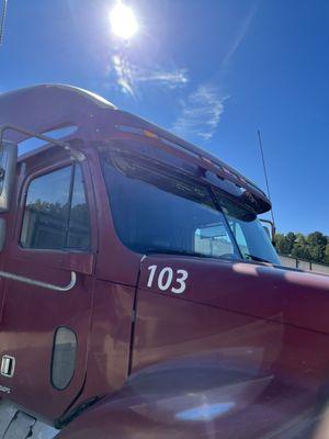 Freightliner windshield replacement