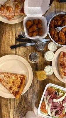 Cheese Pizza,Fried Mushrooms,Hot Wings,Antipasta Salad