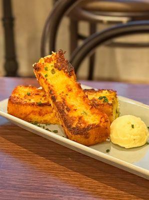 Jalepeno Chedar Cornbread