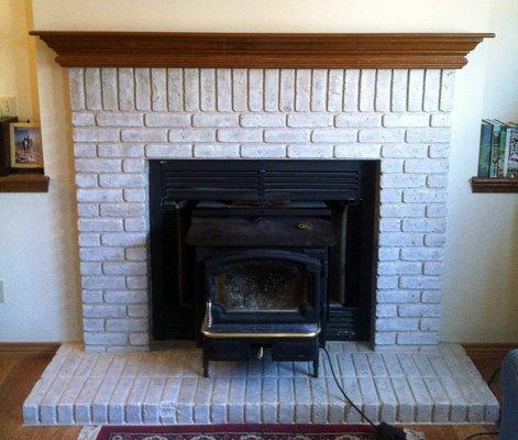 Faux painting a brick fireplace: After