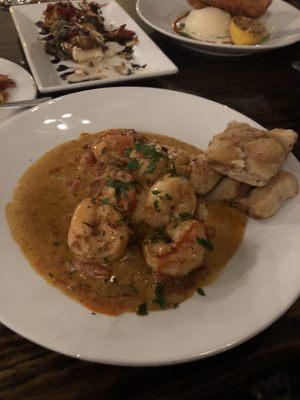 Shrimp and grits. To die for!!