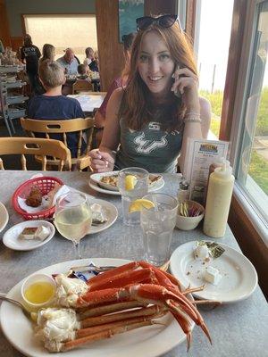 Crab legs, seafood lasagna, hush puppies. Yum!