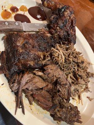 BBQ sampler (chicken quarter, spare ribs, brisket, pulled pork)