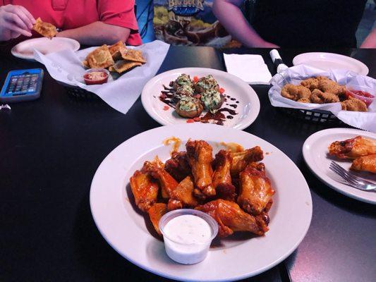 Delicious apps #buffalo-wings    #catfish-nuggets #stuffed-mushrooms #ravioli