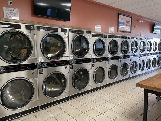 Top Shelf Laundromat and Wash-n-Fold