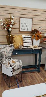 Pillows, Throws, Seasonal Decor