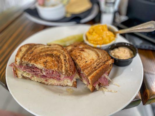 Reuben  sandwich with Mac & cheese