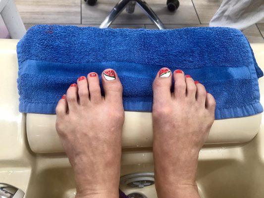 Pedicure toes