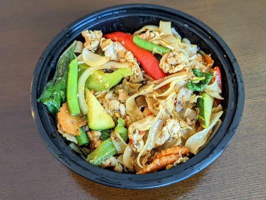 Drunken Noodles (pork) | Instagram: @telephonesmoothie