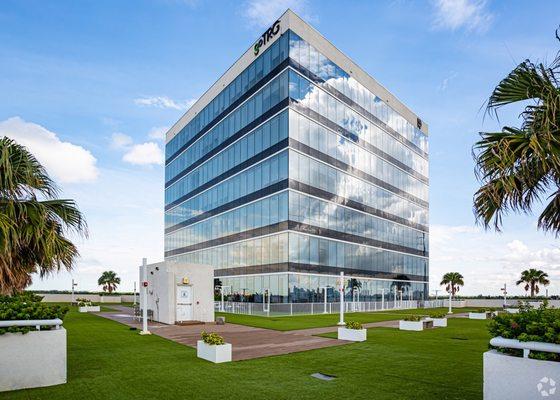 Back Entrance view of Aventura, Florida Office.