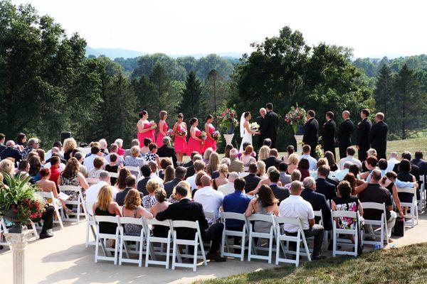 Heidelberg Country Club's picturesque location is perfect for outdoor ceremonies!