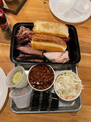 City sampler with baked beans and slaw