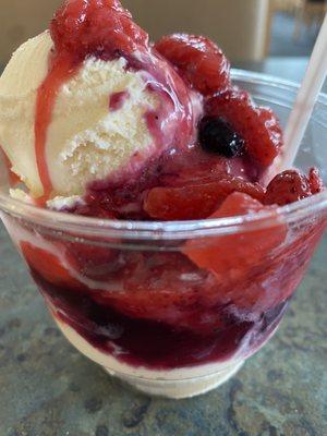 Strawberry & Blueberry Sundae