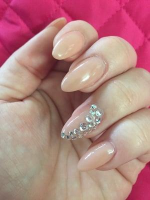 Thank you for the beautiful gel nails! Always perfect and very carefully shaped. The rhinestone design is beautiful!