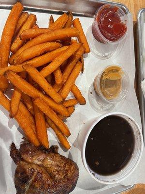 1/4 chicken plate with sweet potato fries and black beans