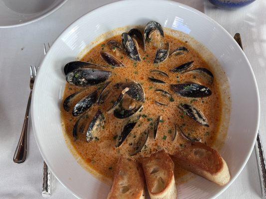 Mussels in coconut milk sauce