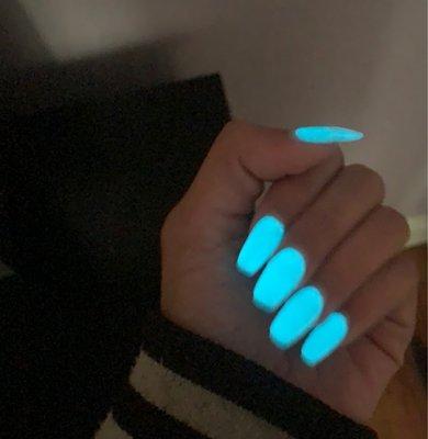 Glow in the dark nails :)