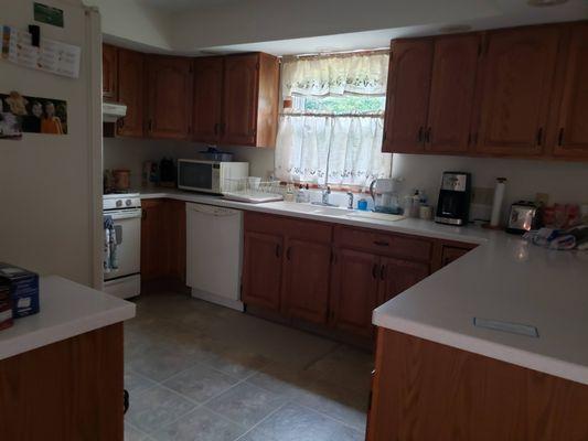 3/bedroom 2/bath home, Deep Cleaning Service 4hrs 30min to complete.