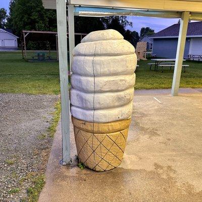 Dairy Cove has the largest ice cream cone (carved from a huge tree)