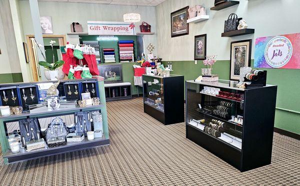 We have Art, Ceramics, jewelry, and much more. Wgive you a comfortable, welcoming shopping experience.