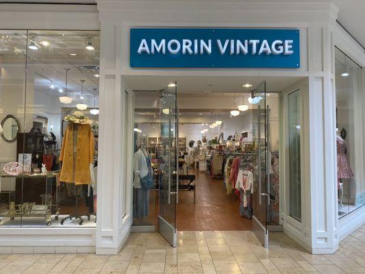 Welcome to Amorin Vintage at Mission Viejo Mall!