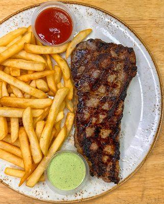 Steak seasoned in our marinate, fries, Ecuadorian salsa verde and ketchup